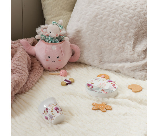 LILI SOURIS DANS SA THEIERE