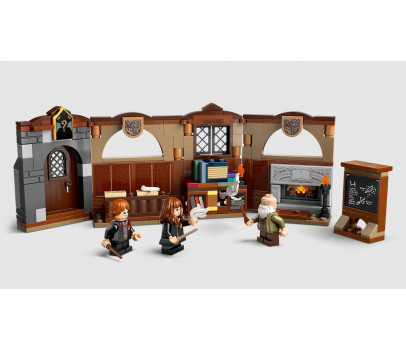 HARRY POTTER - LE CHATEAU DE POUDLARD :  LE COURS DE SORTILEGES